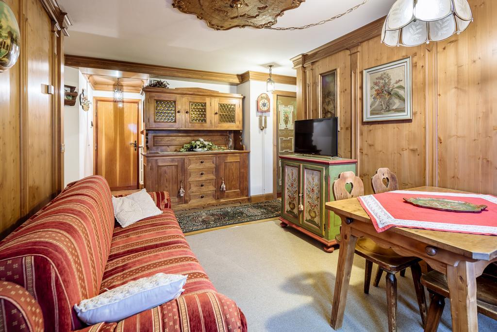 Villa Cristallino -Stayincortina コルティーナ・ダンペッツォ エクステリア 写真